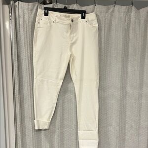 Cato Women's Off-White Skinny Jeans